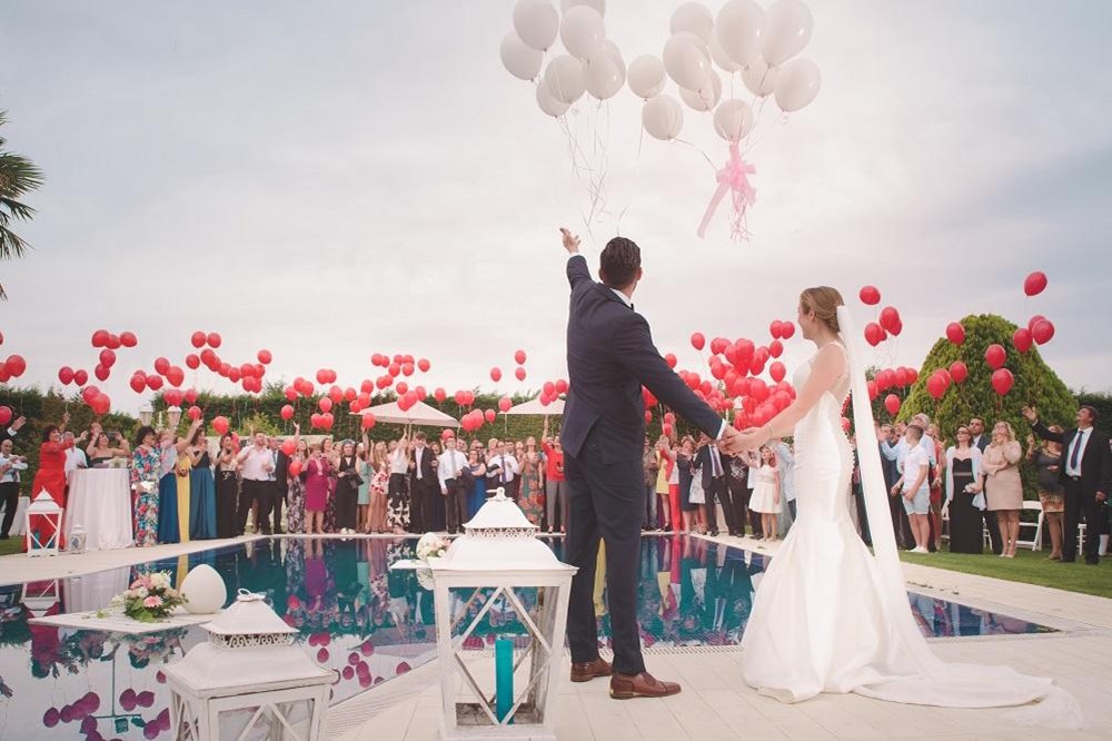 Save money on your wedding using these tips
