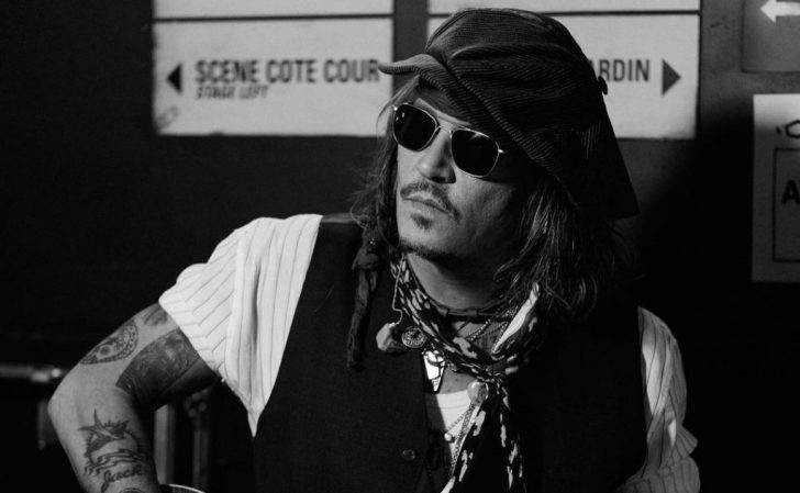 Is Johnny Depp a good guitar player?